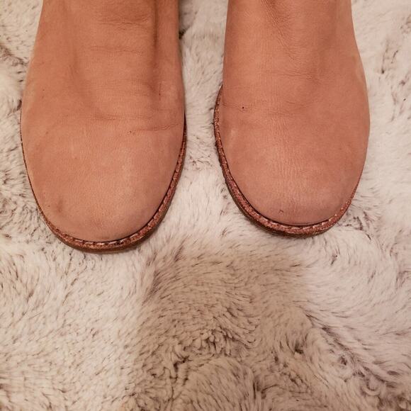 SOLE SOCIETY TAUPE RUFFLE BOOTIE SIZE 7.5M - Picture 3 of 7